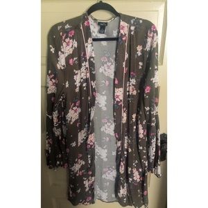 Cute cardigan! Great for spring!